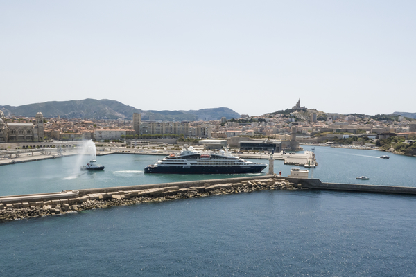 Ponant : Escale inaugurale du Bougainville