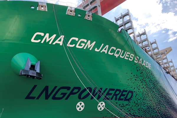 Une première mondiale : CMA CGM met à l’eau le plus grand porte-conteneurs au monde propulsé au GNL