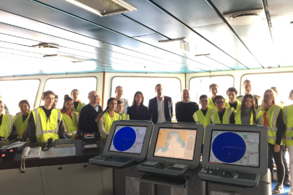 CORSICA linea sensibilise aux métiers de la filière maritime