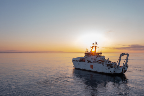 ARMATEURS DE FRANCE ENCOURAGE SES MEMBRES À ADOPTER DES MESURES VOLONTAIRES POUR LA PROTECTION DES MAMMIFÈRES MARINS, DANS LA FOSSE HELLÉNIQUE ET AU SUD DU SRI LANKA