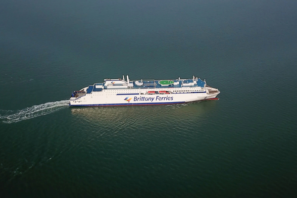 UN PREMIER NAVIRE AU GNL POUR BRITTANY FERRIES